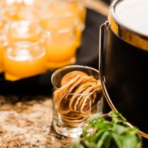 Specialty-Cocktail-with-Ice-800x800